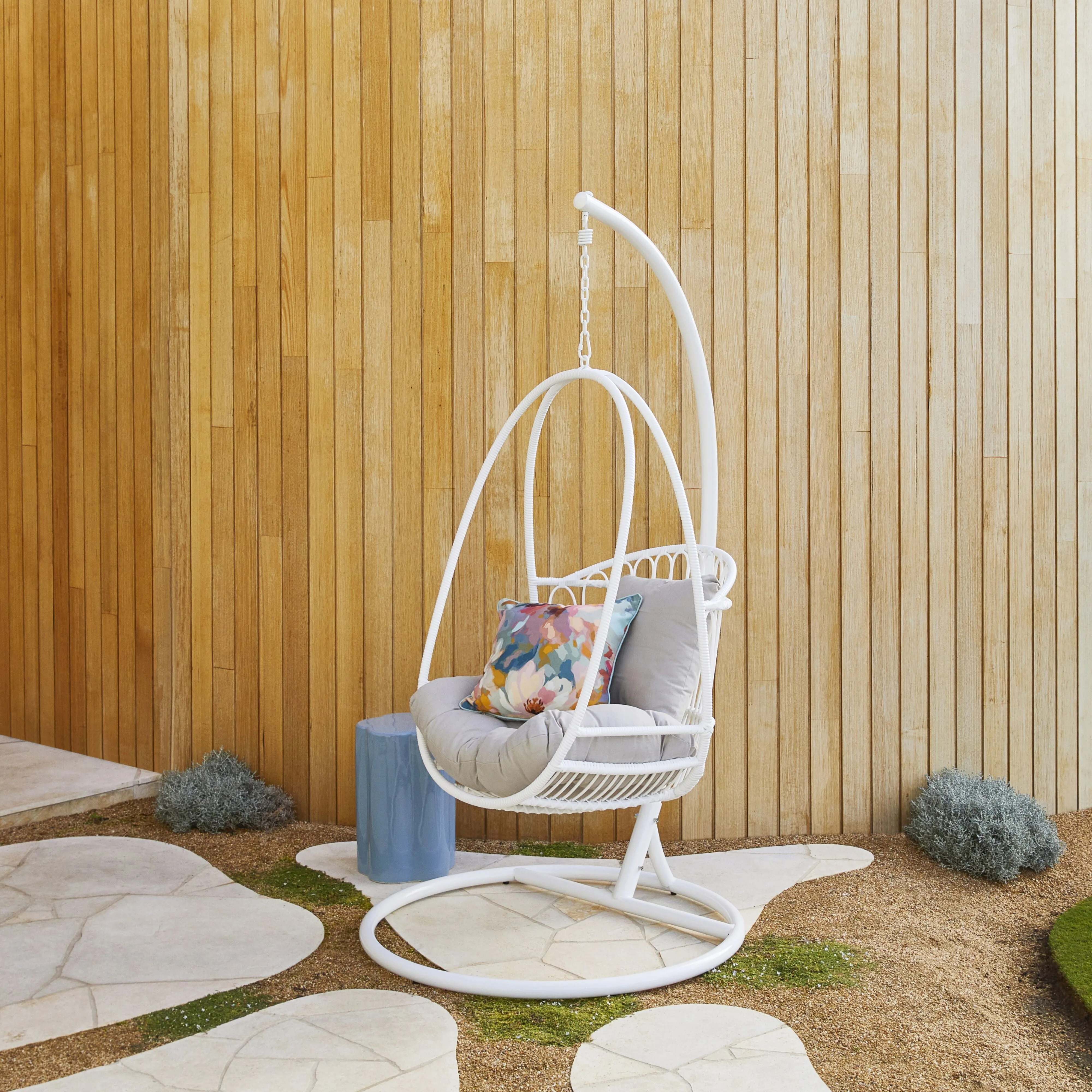 Byron Hanging Chair White/Light Grey Cushion