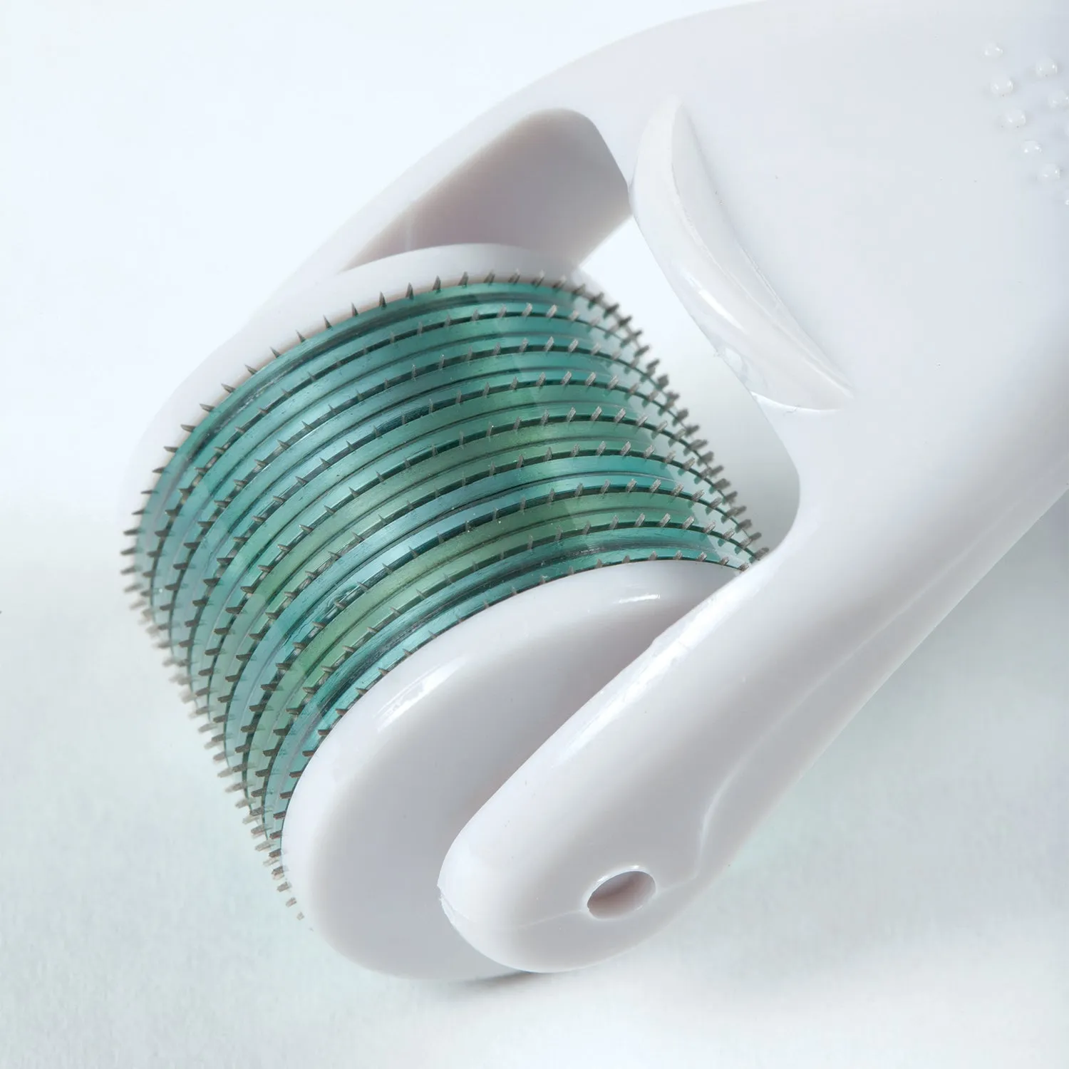 ORA Facial Microneedle Roller System (Anti-Wrinkles, Stretch Marks, Scars & Cellulite)