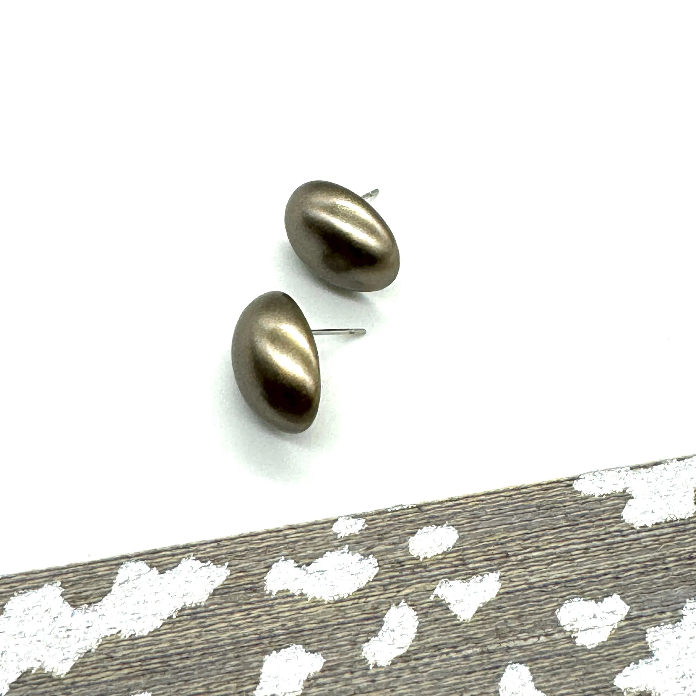 Pewter Pearl Oval Stud Earrings *