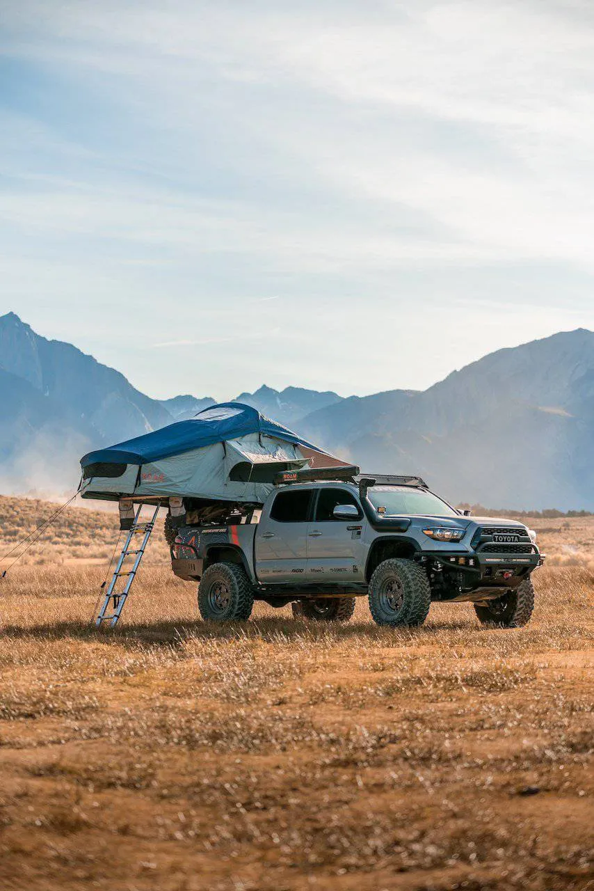 ROAM Adventure Co. Vagabond Rooftop Tent - Slate Grey / Navy Blue