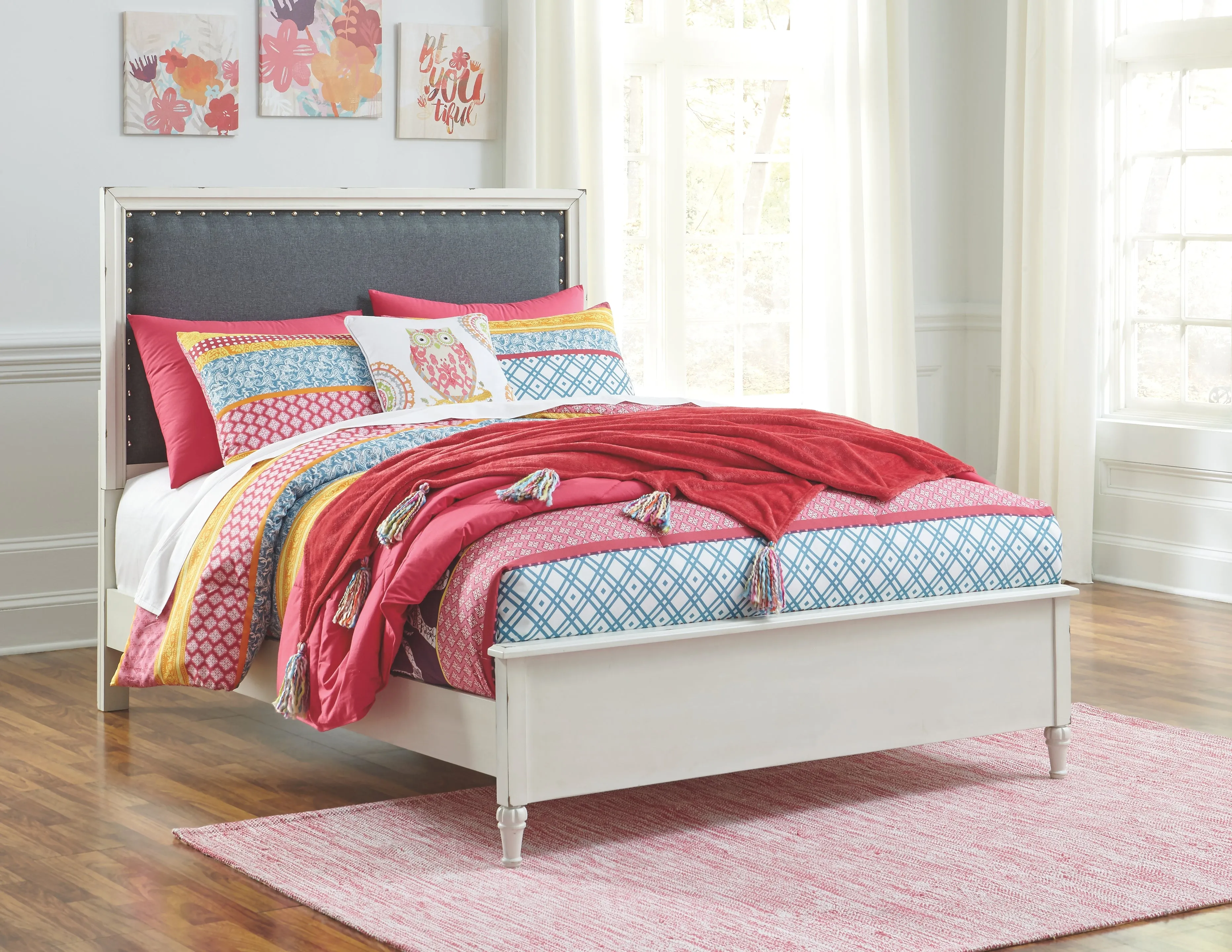 Signature Design by Ashley Faelene Full Upholstered Bed