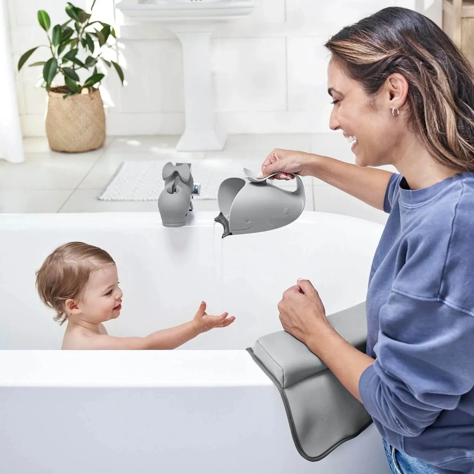 Skip Hop Moby Waterfall Bath Rinser Grey