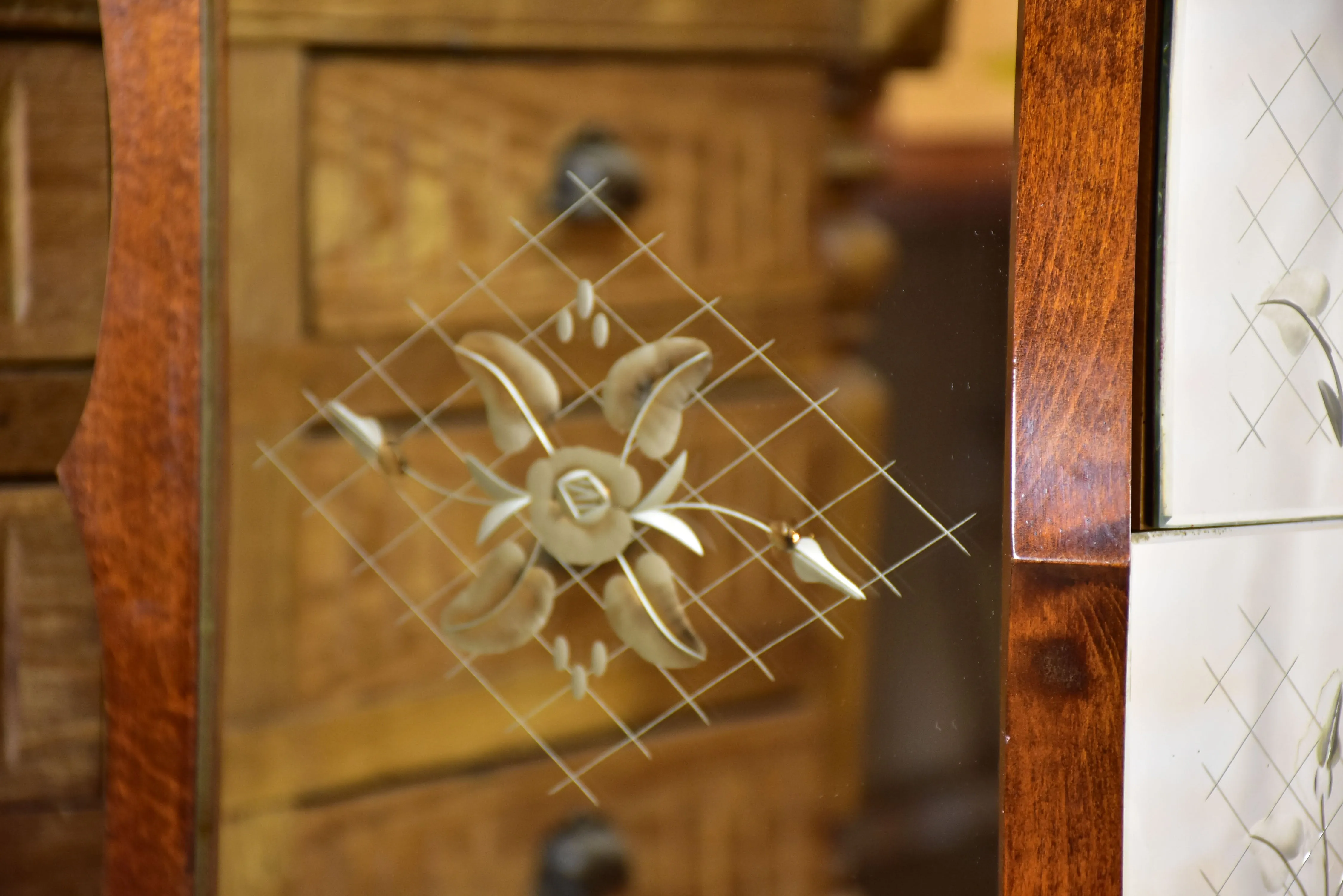 Small vintage mirrored commode